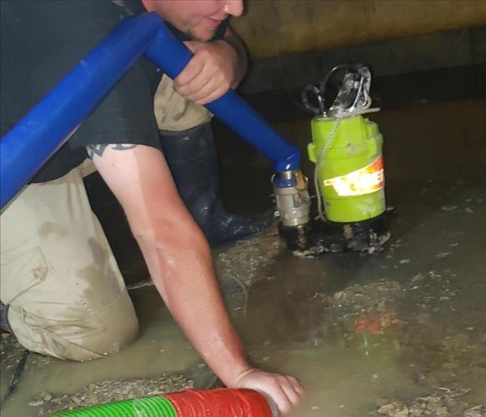 submersible pump with tech crawlspace